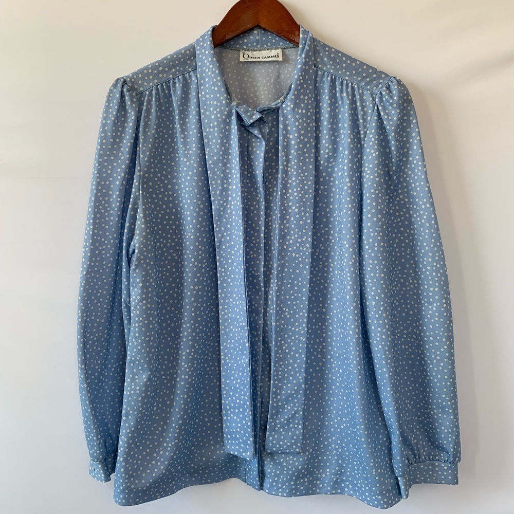 Vintage Queen Casual Sz M Button down blouse